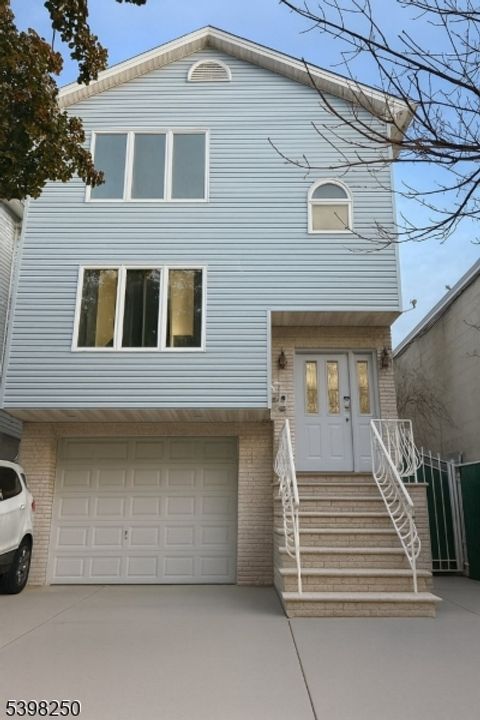 63 Chambers St Newark City NJ 07105