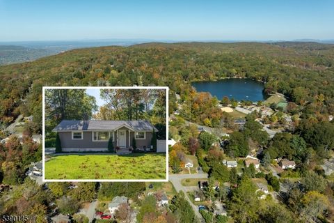 Photo of 108 Breakneck Rd, Vernon, NJ 07422 (MLS # 3991576)
