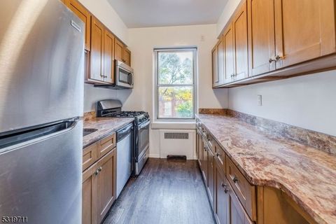 10 N Ridgewood Rd 1b South Orange Village Twp. NJ 07079