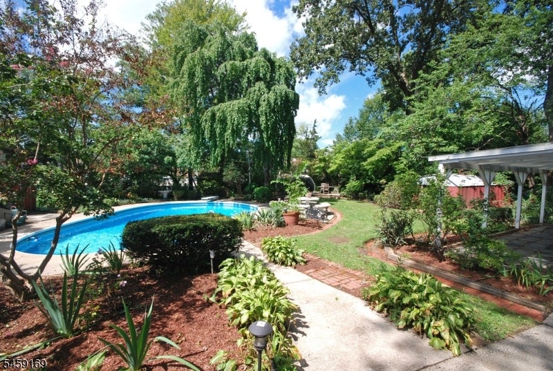 42 Oak Ridge Rd
