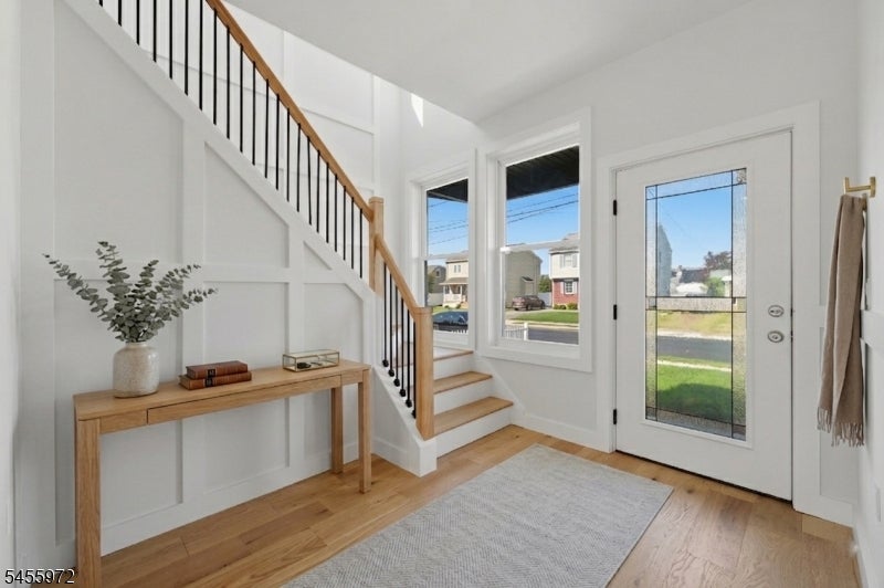 588 Maple Ave