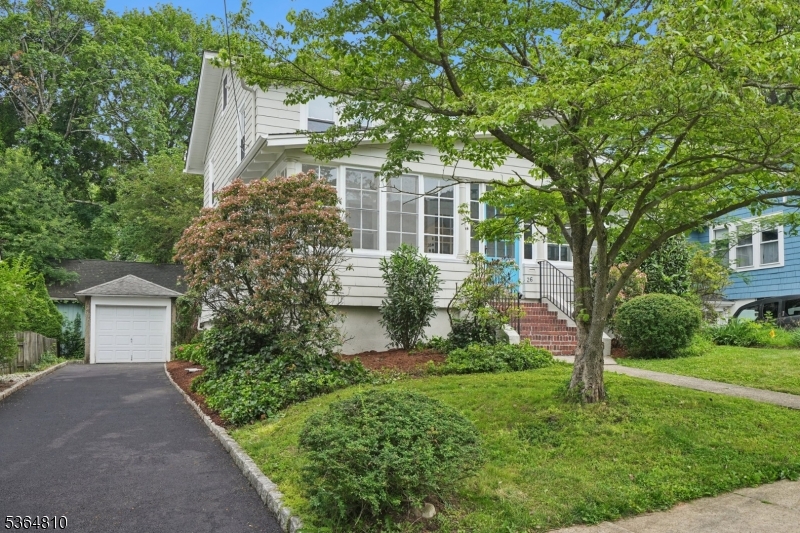26 Saint Lawrence Ave