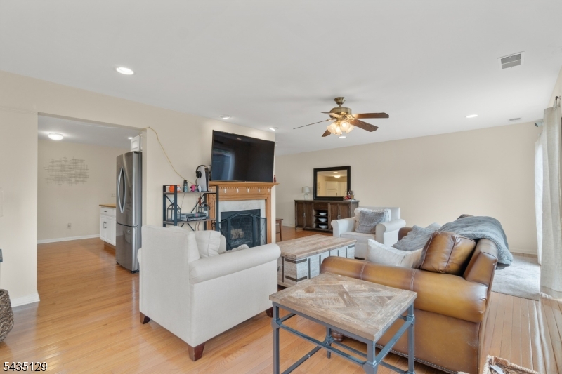 1 Wimbledon Dr 3 3