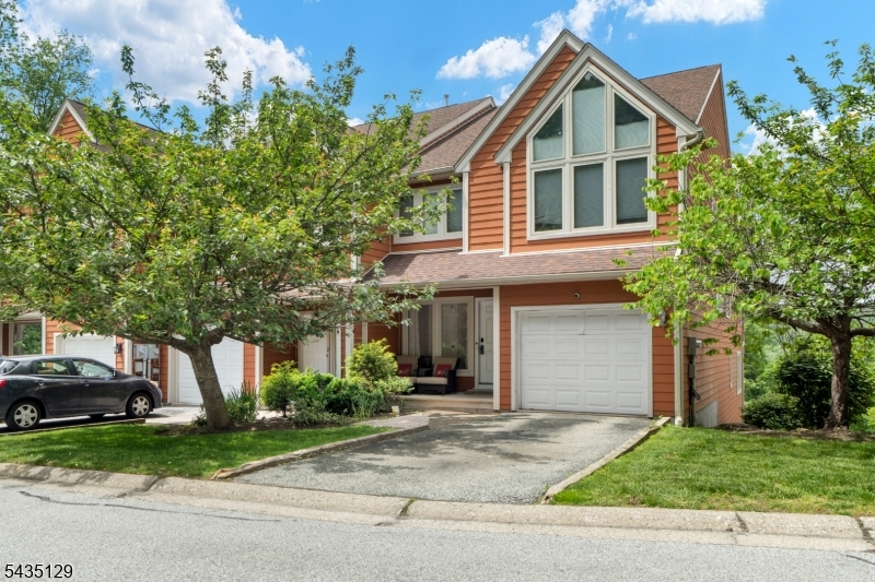 1 Wimbledon Dr 3 3