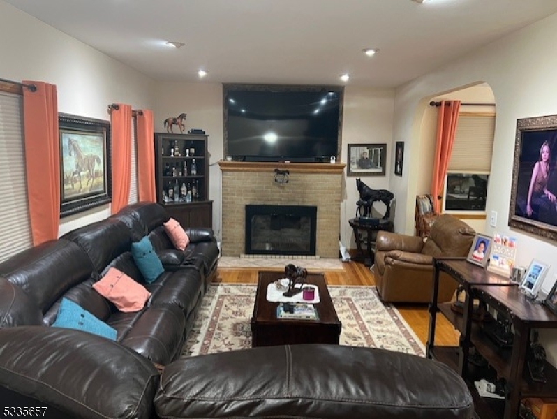 868 Kilsyth Rd
