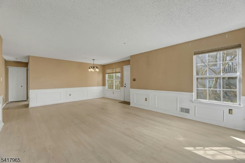 1192 Richmond Rd 1192