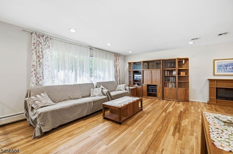 15 Mitchell Rd