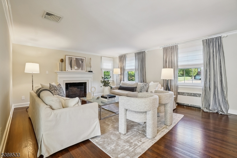 27 Beekman Rd