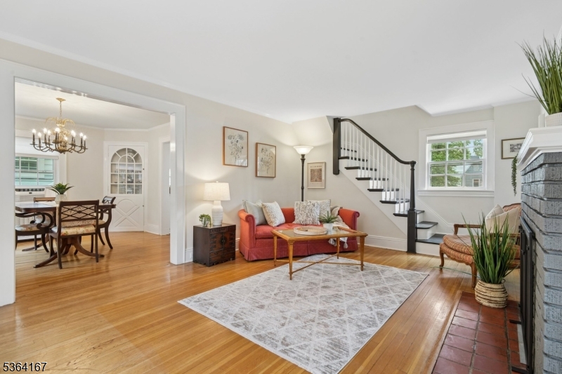738 Ridgewood Rd