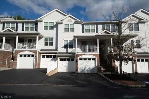 Photo of 714 Buckland Ct, Denville, NJ 07834 (MLS # 3996017)