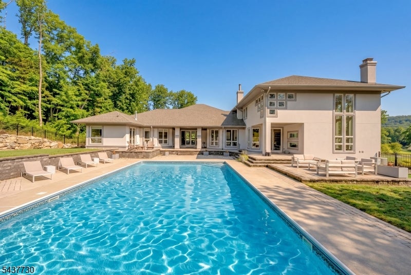 46 Benham Way