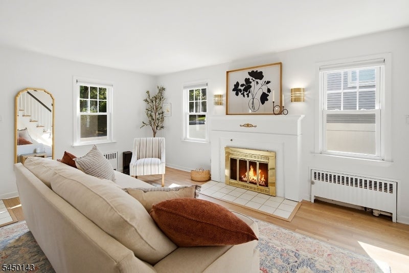 11 Monroe Ave
