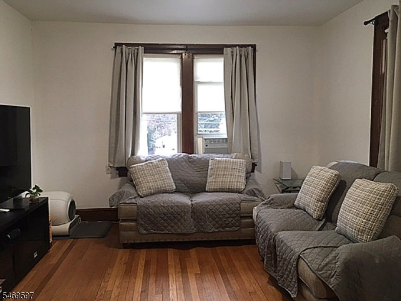 54 Jefferson Pl 2