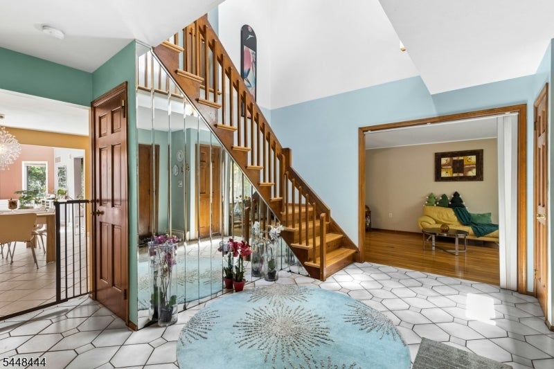 40 Vista Dr