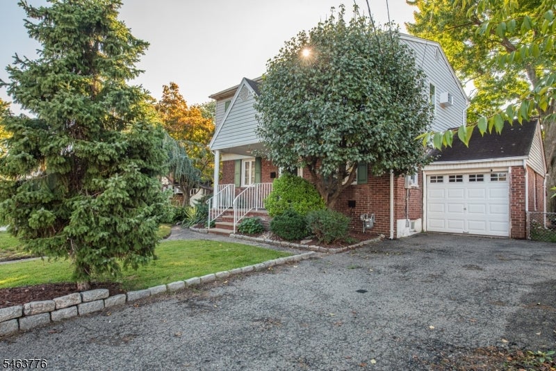 126 Hillman Dr