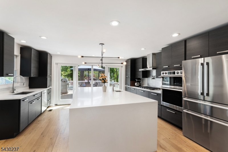 73 Fuller Ave
