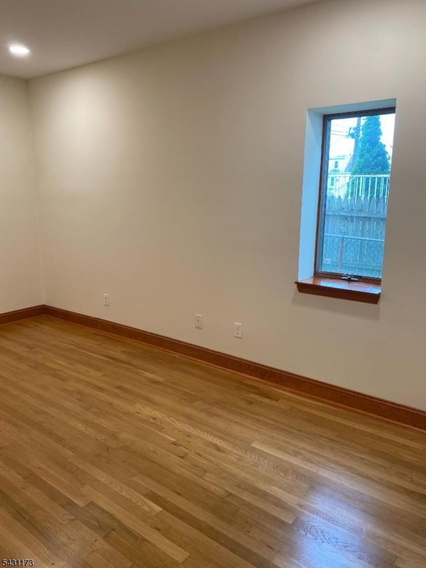 4 Hamilton Ave 1