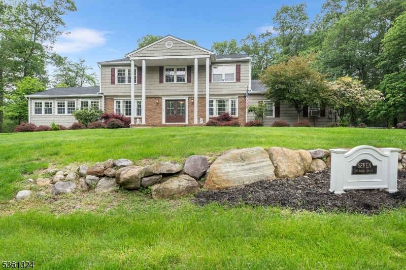 7 Hennion Dr