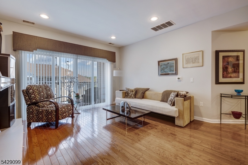 10402 Warrens Way 402