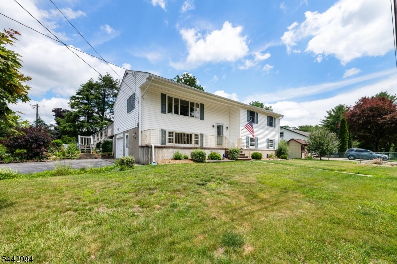 67 Greenbrook Dr