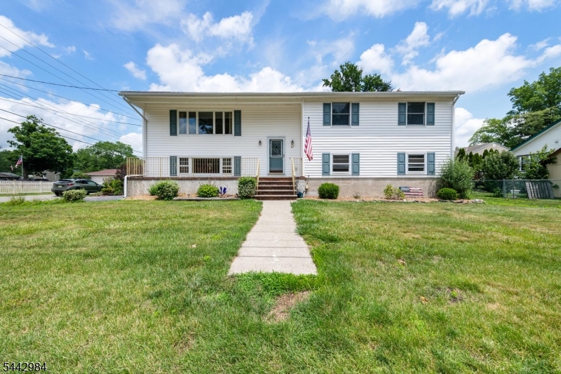 67 Greenbrook Dr