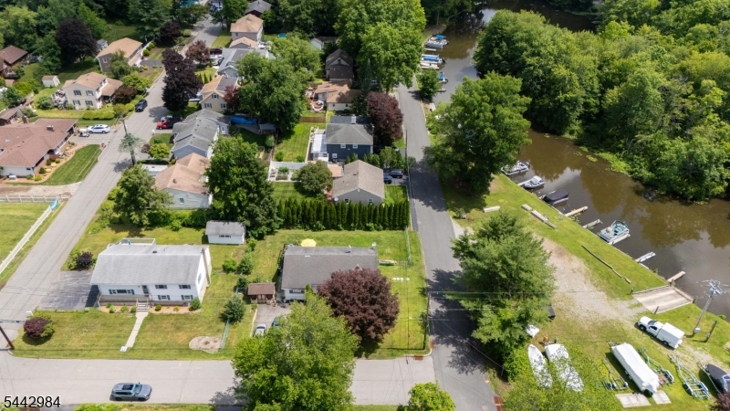 67 Greenbrook Dr