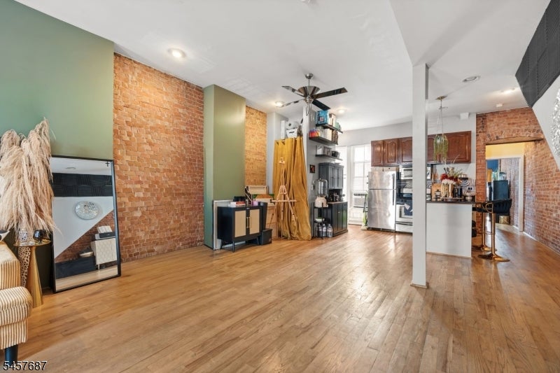 72 Columbia St