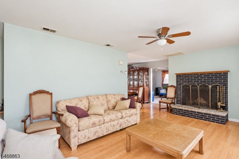 38 Highland Lakes Rd