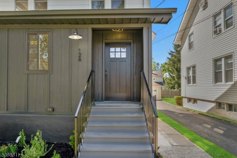 128 Linwood Ave