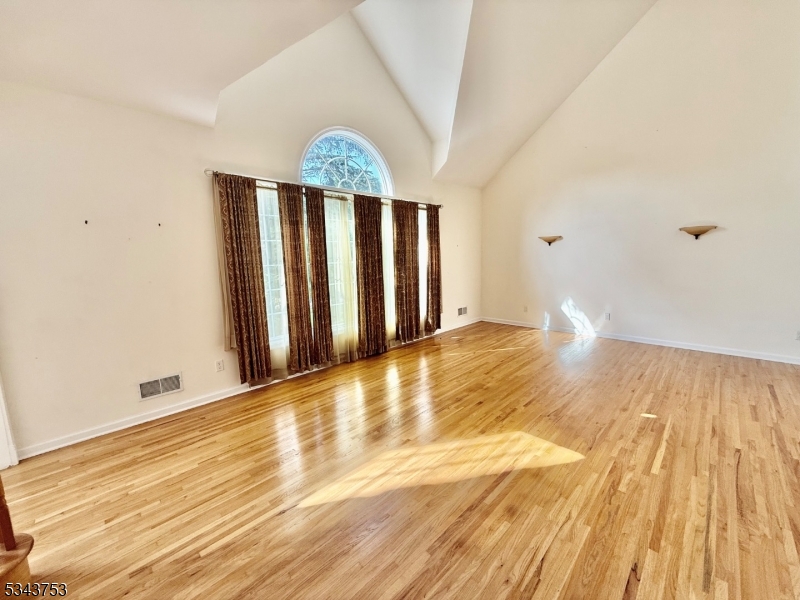 20 Tonnelier Way