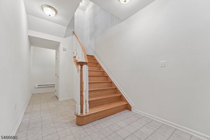 204 Edmonton Ct