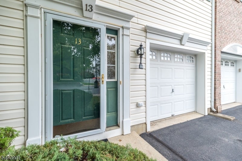 13 Hope St