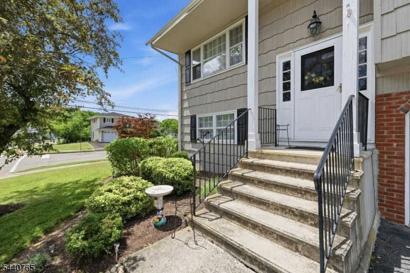 71 Clover Hill Dr