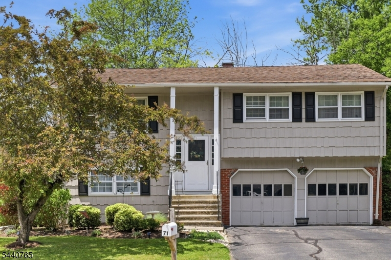 71 Clover Hill Dr
