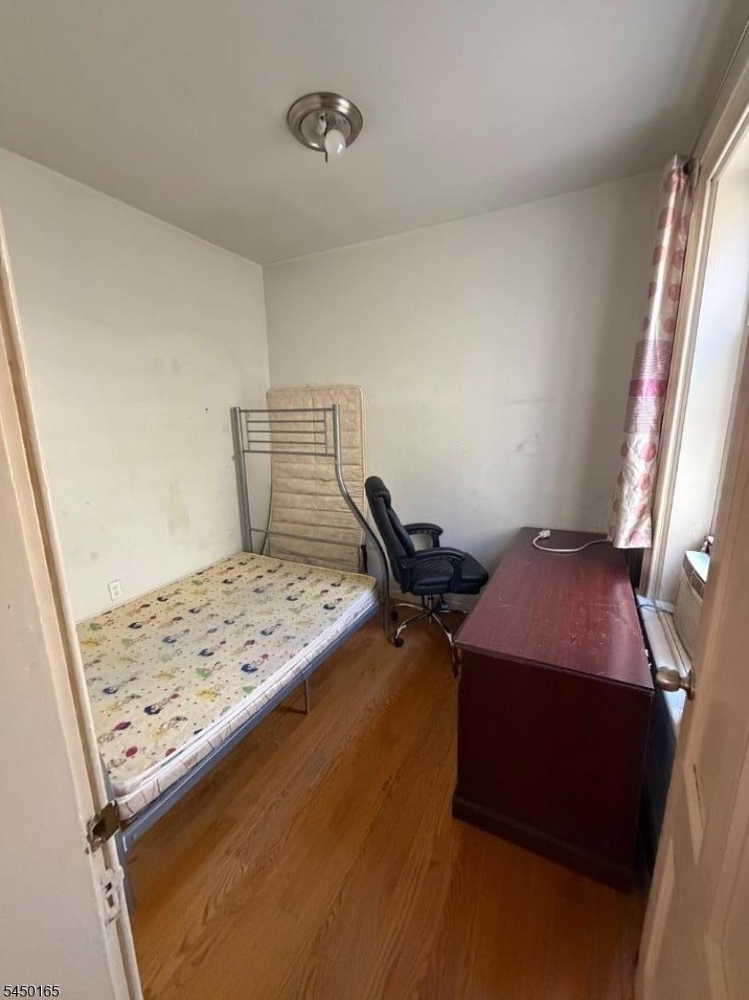 407 Main St 2