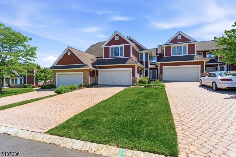 34 Turnberry Ln