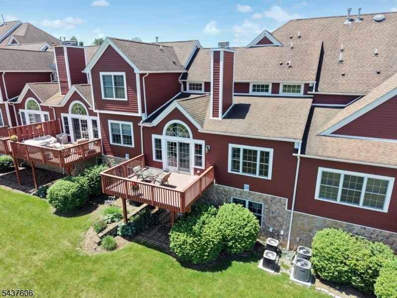 34 Turnberry Ln