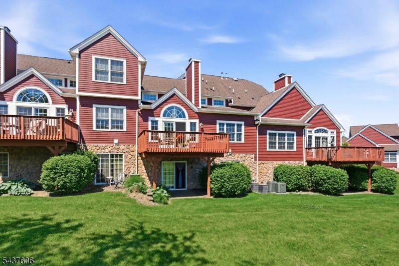 34 Turnberry Ln