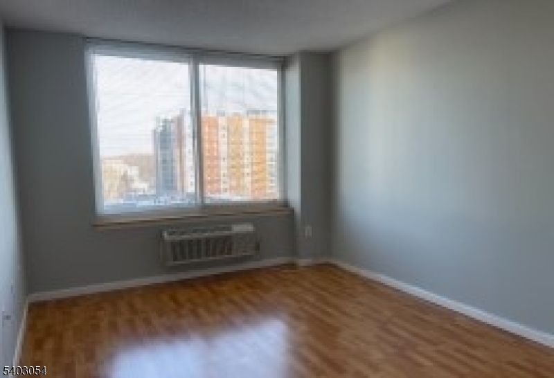 100 Old Palisade Rd1811