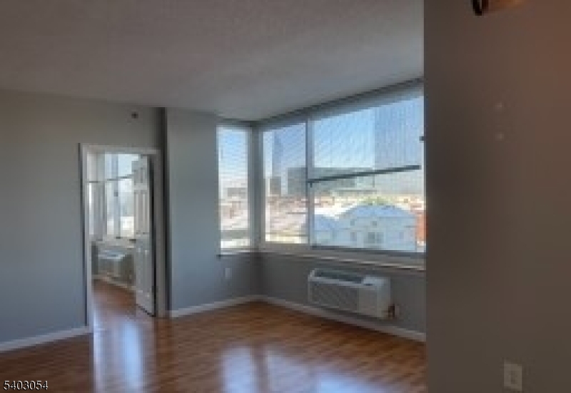 100 Old Palisade Rd1811