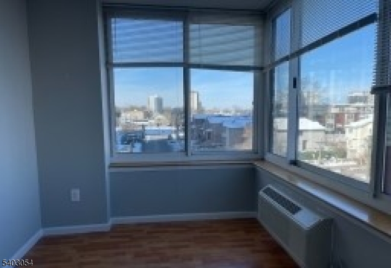 100 Old Palisade Rd1811