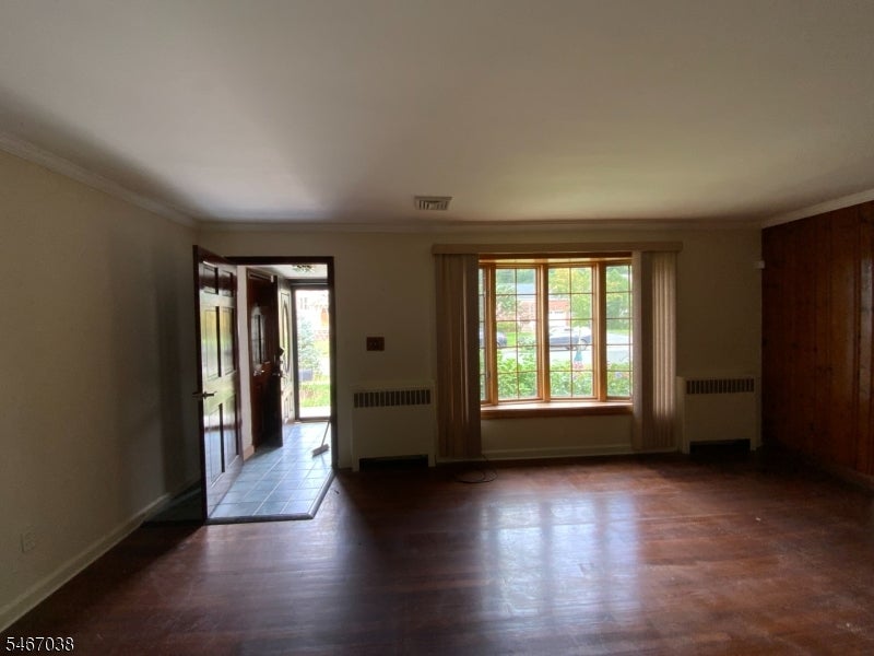 89 Hawthorne Ave