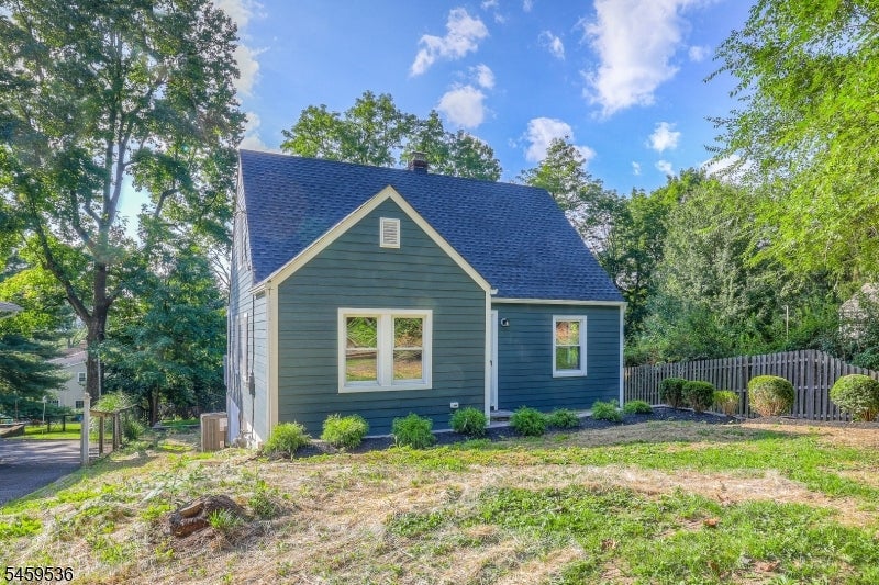 383 Long Hill Rd