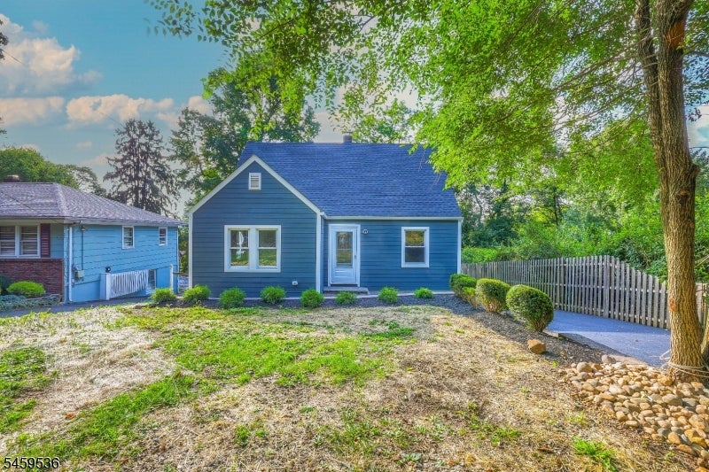 383 Long Hill Rd