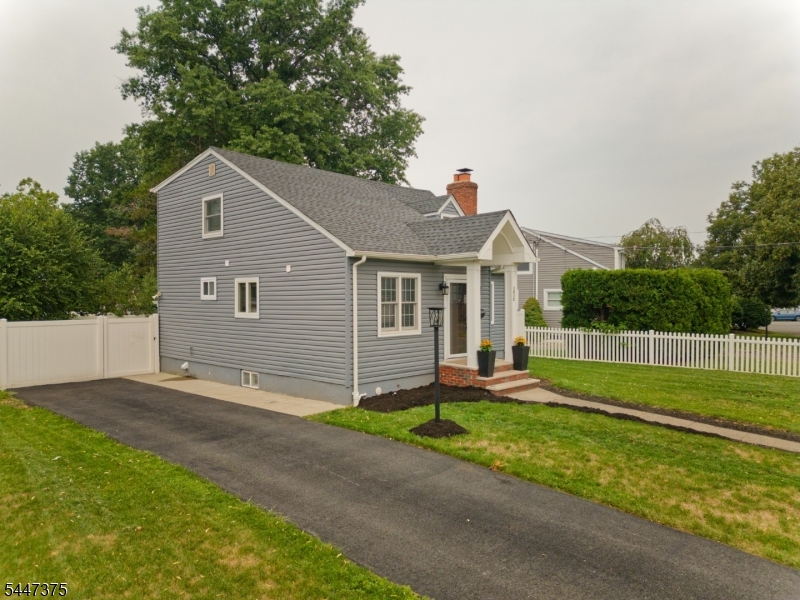 1915 Crescent Pkwy