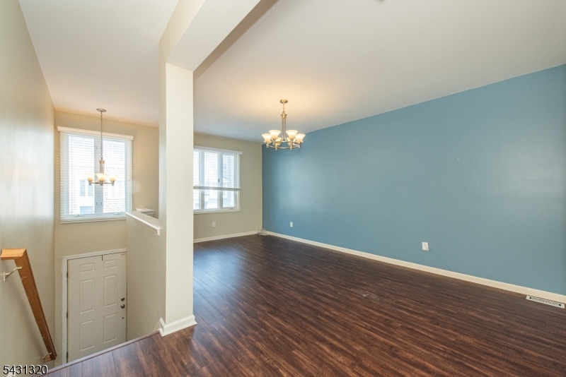 46 Devonshire Dr