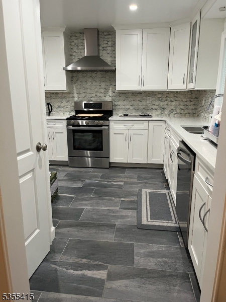 3 Fox Hill Ln