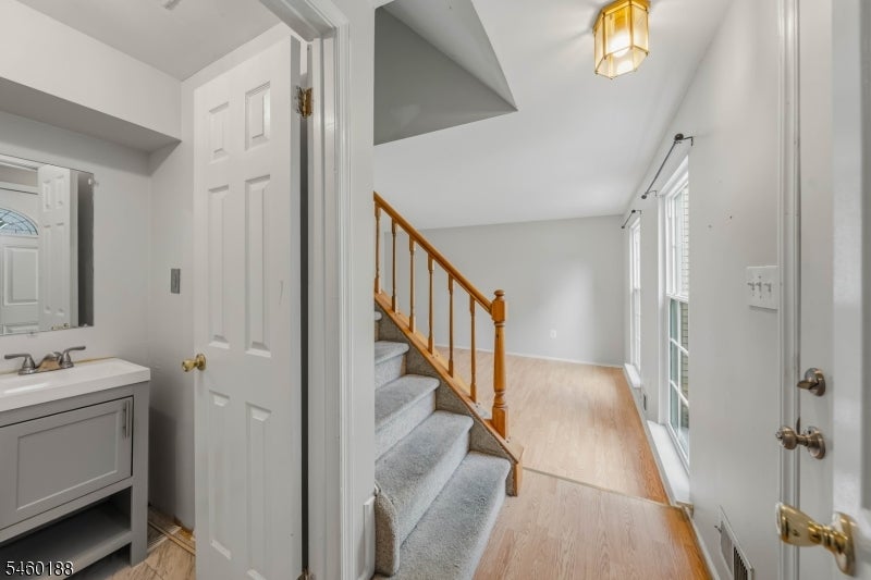 35 Byrnes Ln
