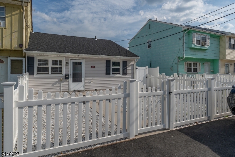 30 Warren St