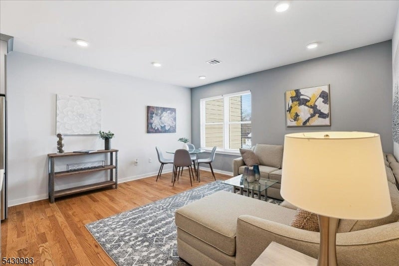 660 Bloomfield Ave 405